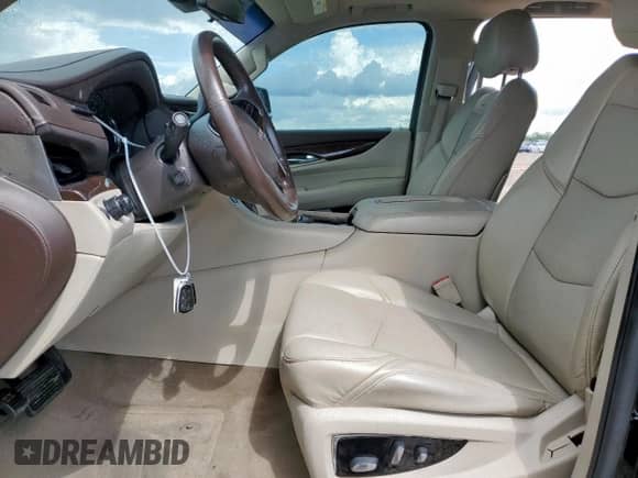 2017 Cadillac Escalade ESV Luxury с VIN 1GYS4HKJ3HR123164, выставлен на аукционе Copart как лот 82051985 с пробегом 128 731 миль миль и Чистый • Clean title. История ставок и продаж доступна на DreamBid. Изображение 7.