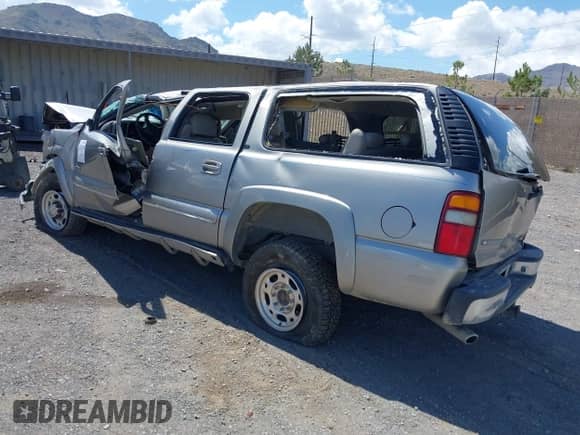 2000 Chevrolet Suburban LT with VIN 3GNGK26U3YG169622, listed as a IAAI auction lot 42131728 with 164,465 mi miles and . Bid and sale history available at DreamBid. Image 3.