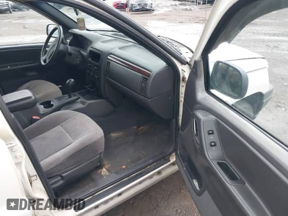 2000 Jeep Grand Cherokee Laredo с VIN 1J4G248S2YC339997, выставлен на аукционе IAAI как лот 42395079 с пробегом 261 704 миль миль и . История ставок и продаж доступна на DreamBid. Изображение 5.