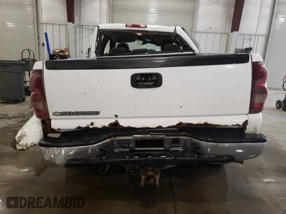 2003 Chevrolet Silverado 2500HD LS с VIN 1GCHK231X3F160630, выставлен на аукционе Copart как лот 55341204 с пробегом 306 372 миль миль и Списание • Salvage title. История ставок и продаж доступна на DreamBid. Изображение 6.