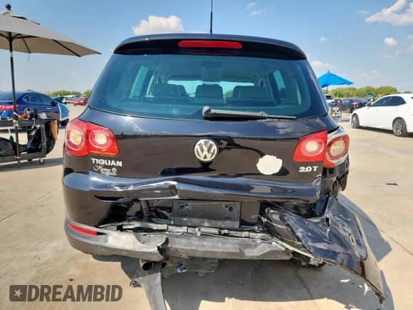 2010 Volkswagen Tiguan S с VIN WVGAV7AX3AW000272, выставлен на аукционе Copart как лот 80564365 с пробегом 162 060 миль миль и Списание • Salvage title. История ставок и продаж доступна на DreamBid. Изображение 6.