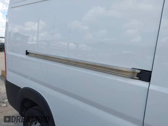 2023 Ram ProMaster Cargo с VIN 3C6LRVDG7PE535228, выставлен на аукционе IAAI как лот 43364945 с пробегом 64 466 миль миль и . История ставок и продаж доступна на DreamBid. Изображение 17.