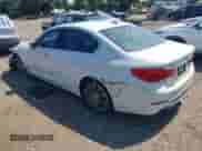 2017 BMW 5 Series 540i xDrive z VIN WBAJE7C32HG479378, wystawiony jako IAAI lot #40274649 z przebiegiem Nie podano mil oraz . Historia ofert i sprzedaży dostępna na DreamBid. Obrazek 3.