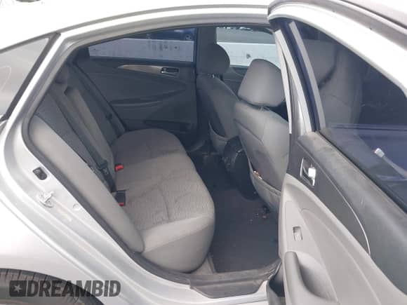 2012 Hyundai Sonata Hybrid z VIN KMHEC4A45CA033382, wystawiony jako IAAI lot #43453628 z przebiegiem 225 235 mil mil oraz . Historia ofert i sprzedaży dostępna na DreamBid. Obrazek 8.