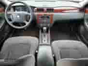 2006 Chevrolet Impala LT 3.5L z VIN 2G1WT58K569362191, wystawiony jako Copart lot #86596565 z przebiegiem 104 821 mil mil oraz Czysty tytuł • Clean title. Historia ofert i sprzedaży dostępna na DreamBid. Obrazek 8.