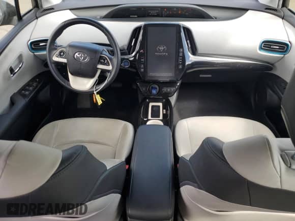 2017 Toyota Prius Plus z VIN JTDKARFP4H3031597, wystawiony jako Copart lot #82419095 z przebiegiem 118 309 mil mil oraz Szkoda całkowita • Salvage title. Historia ofert i sprzedaży dostępna na DreamBid. Obrazek 8.