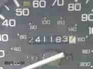 1990 Honda Civic z VIN JHMEE2857LS005562, wystawiony jako IAAI lot #42476332 z przebiegiem 241 183 mil mil oraz . Historia ofert i sprzedaży dostępna na DreamBid. Obrazek 7.