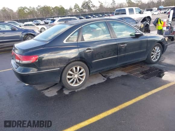 2008 Hyundai Azera Limited z VIN KMHFC46F28A291963, wystawiony jako IAAI lot #41635963 z przebiegiem 180 207 mil mil oraz . Historia ofert i sprzedaży dostępna na DreamBid. Obrazek 4.