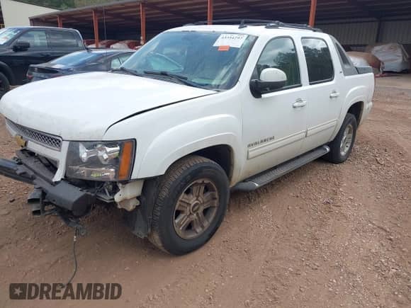 2011 Chevrolet Avalanche LT z VIN 3GNMCFE08BG106495, wystawiony jako IAAI lot #43354297 z przebiegiem 237 222 mil mil oraz . Historia ofert i sprzedaży dostępna na DreamBid. Obrazek 2.