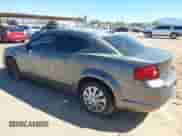 2013 Dodge Avenger SE z VIN 1C3CDZAB2DN591936, wystawiony jako IAAI lot #43057975 z przebiegiem 160 969 mil mil oraz . Historia ofert i sprzedaży dostępna na DreamBid. Obrazek 3.