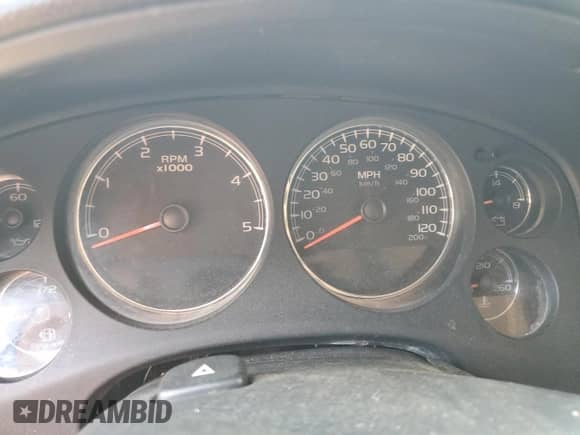 2008 Chevrolet Silverado 3500HD DRW LTZ с VIN 1GCJK33688F173435, выставлен на аукционе Copart как лот 68040675 с пробегом Не указан миль и Чистый • Clean title. История ставок и продаж доступна на DreamBid. Изображение 9.