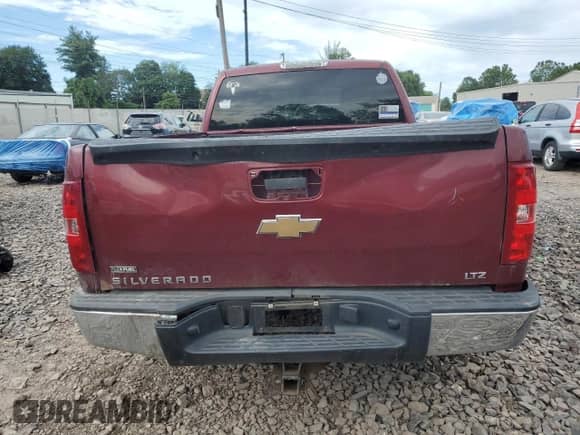 2009 Chevrolet Silverado 1500 LTZ z VIN 1GCEK39089Z199473, wystawiony jako Copart lot #65096805 z przebiegiem 265 225 mil mil oraz Szkoda całkowita • Salvage title. Historia ofert i sprzedaży dostępna na DreamBid. Obrazek 6.