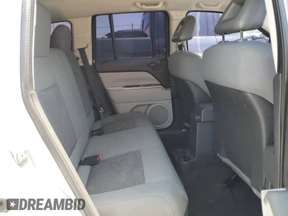 2007 Jeep Compass Sport with VIN 1J8FT47W87D158424, listed as a Copart auction lot 61333865 with 243,861 mi miles and Salvage title. Bid and sale history available at DreamBid. Image 11.