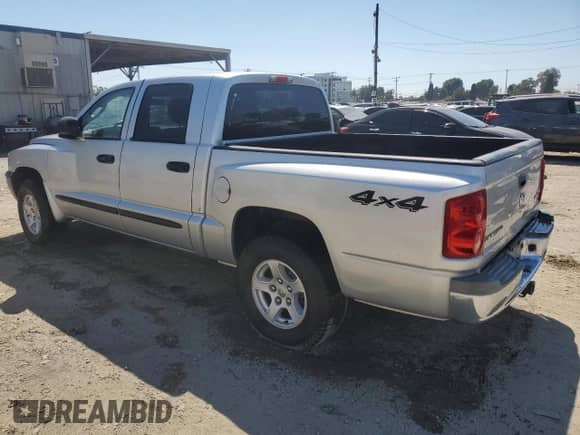 2005 Dodge Dakota SLT with VIN 1D7HW48N85S342452, listed as a Copart auction lot 70287975 with 165,543 mi miles and Clean title. Bid and sale history available at DreamBid. Image 2.