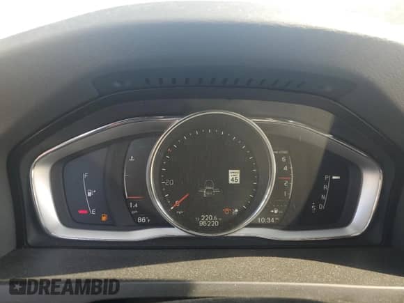 2018 Volvo S60 Inscription Platinum z VIN LYV402TM8JB157307, wystawiony jako Copart lot #81126285 z przebiegiem 95 220 mil mil oraz Szkoda całkowita • Salvage title. Historia ofert i sprzedaży dostępna na DreamBid. Obrazek 9.