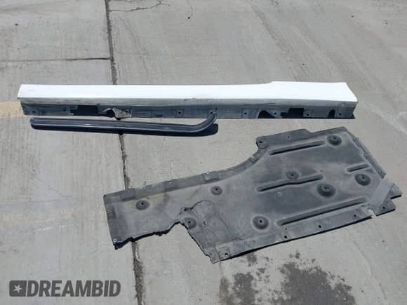 2007 BMW 3 Series 328i с VIN WBAWB33567PV73190, выставлен на аукционе IAAI как лот 42627103 с пробегом 274 188 миль миль и . История ставок и продаж доступна на DreamBid. Изображение 12.