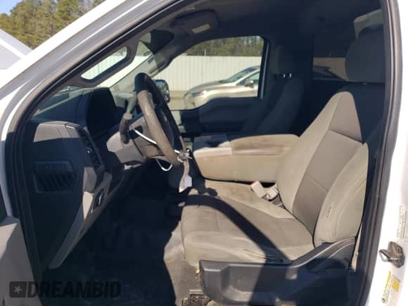 2016 Ford F-150 XL z VIN 1FTMF1C89GKD08483, wystawiony jako Copart lot #46861185 z przebiegiem 142 105 mil mil oraz Czysty tytuł • Clean title. Historia ofert i sprzedaży dostępna na DreamBid. Obrazek 7.