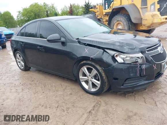 2014 Chevrolet Cruze 2LT с VIN 1G1PE5SB2E7298263, выставлен на аукционе IAAI как лот 42292900 с пробегом 141 510 миль миль и . История ставок и продаж доступна на DreamBid. Изображение 1.
