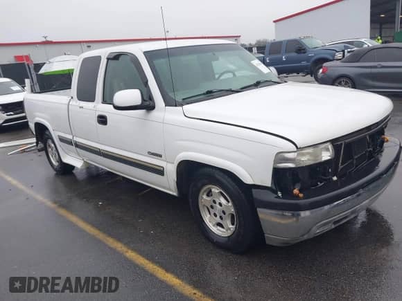 2000 Chevrolet Silverado 1500 LS with VIN 2GCEC19V5Y1274280, listed as a IAAI auction lot 41556445 with 215,935 mi miles and . Bid and sale history available at DreamBid. Image 1.