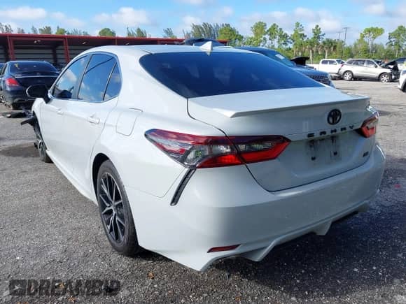2022 Toyota Camry SE с VIN 4T1G11AK9NU017876, выставлен на аукционе IAAI как лот 43339411 с пробегом 129 171 миль миль и . История ставок и продаж доступна на DreamBid. Изображение 3.