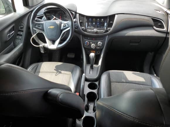2019 Chevrolet Trax LT с VIN KL7CJPSB3KB760980, выставлен на аукционе Copart как лот 63735805 с пробегом 83 744 миль миль и Списание • Salvage title. История ставок и продаж доступна на DreamBid. Изображение 8.