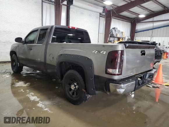 2007 GMC Sierra 1500 Work Truck with VIN 1GTEK19C47E500713, listed as a Copart auction lot 45741995 with 191,683 mi miles and Clean title. Bid and sale history available at DreamBid. Image 2.