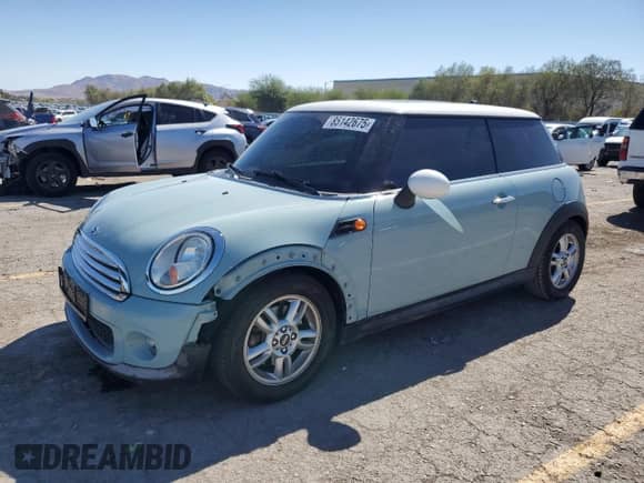 2012 MINI Hardtop с VIN WMWSU3C54CT542370, выставлен на аукционе Copart как лот 85142675 с пробегом 89 120 миль миль и Списание • Salvage title. История ставок и продаж доступна на DreamBid. Изображение 1.