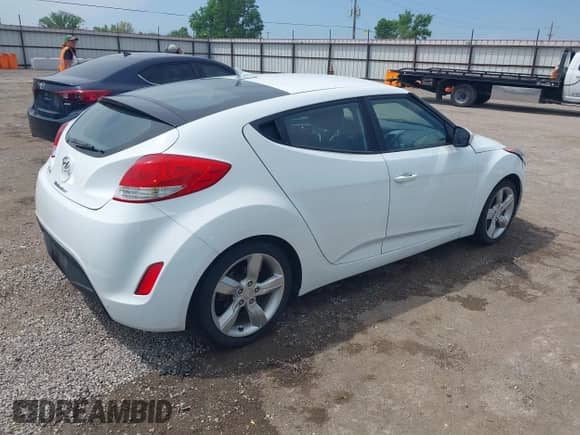 2014 Hyundai Veloster с VIN KMHTC6AD2EU184278, выставлен на аукционе IAAI как лот 42103066 с пробегом 149 359 миль миль и . История ставок и продаж доступна на DreamBid. Изображение 4.