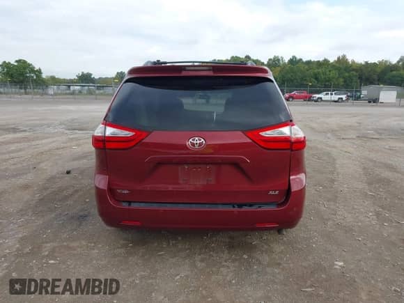 2017 Toyota Sienna XLE z VIN 5TDYZ3DC3HS847876, wystawiony jako IAAI lot #43288058 z przebiegiem 95 784 mil mil oraz . Historia ofert i sprzedaży dostępna na DreamBid. Obrazek 16.