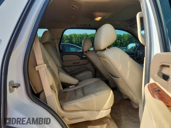 2011 Chevrolet Tahoe LTZ z VIN 1GNSCCE09BR207373, wystawiony jako Copart lot #64569025 z przebiegiem 336 650 mil mil oraz Czysty tytuł • Clean title. Historia ofert i sprzedaży dostępna na DreamBid. Obrazek 11.