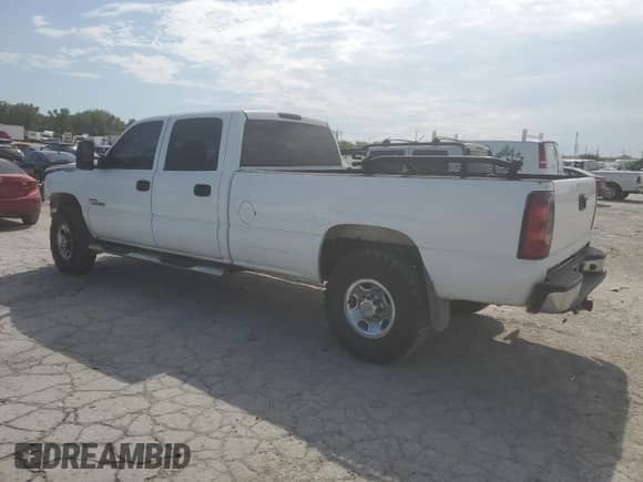2007 Chevrolet Silverado 2500HD LT1 with VIN 1GCHC23D77F174255, listed as a Copart auction lot 69247055 with 390,834 mi miles and Salvage title. Bid and sale history available at DreamBid. Image 2.