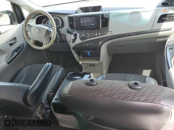 2013 Toyota Sienna SE with VIN 5TDXK3DC2DS283762, listed as a Copart auction lot 64585045 with 212,874 mi miles and Salvage title. Bid and sale history available at DreamBid. Image 8.