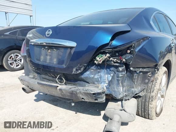 2014 Nissan Maxima SV z VIN 1N4AA5AP2EC489524, wystawiony jako IAAI lot #43028793 z przebiegiem 178 212 mil mil oraz . Historia ofert i sprzedaży dostępna na DreamBid. Obrazek 6.