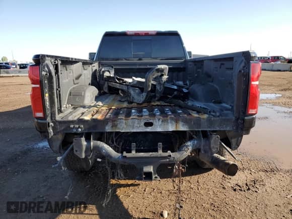 2024 Chevrolet Silverado 2500HD High Country с VIN 1GC4YREY7RF462529, выставлен на аукционе Copart как лот 54680985 с пробегом 11 924 миль миль и Списание • Salvage title. История ставок и продаж доступна на DreamBid. Изображение 6.