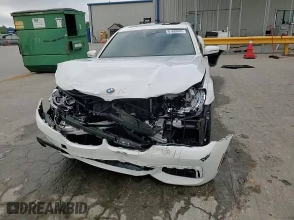 2019 BMW 7 Series 740i xDrive with VIN WBA7E4C52KGV28872, listed as a Copart auction lot 61689005 with Not provided miles and Salvage title. Bid and sale history available at DreamBid. Image 14.