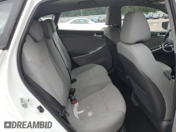 2013 Hyundai Accent GS z VIN KMHCT5AE1DU129726, wystawiony jako Copart lot #67724925 z przebiegiem 83 799 mil mil oraz Szkoda całkowita • Salvage title. Historia ofert i sprzedaży dostępna na DreamBid. Obrazek 10.