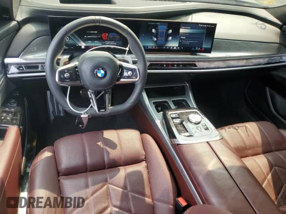2024 BMW 7 Series 760i xDrive с VIN WBA33EJ04RCS93538, выставлен на аукционе Copart как лот 56560835 с пробегом 16 424 миль миль и Списание • Salvage title. История ставок и продаж доступна на DreamBid. Изображение 8.