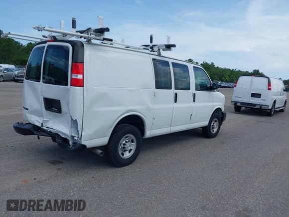 2023 Chevrolet Express Cargo с VIN 1GCWGAFP5P1217550, выставлен на аукционе IAAI как лот 42383684 с пробегом 9 673 миль миль и . История ставок и продаж доступна на DreamBid. Изображение 4.