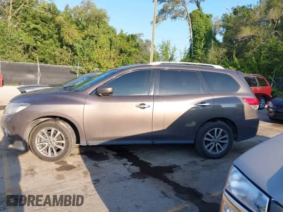 2015 Nissan Pathfinder SL с VIN 5N1AR2MN3FC631579, выставлен на аукционе IAAI как лот 43119127 с пробегом 221 140 миль миль и . История ставок и продаж доступна на DreamBid. Изображение 14.