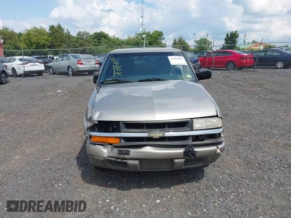 2000 Chevrolet S-10 LS Xtreme z VIN 1GCCS195XYK237767, wystawiony jako IAAI lot #42984808 z przebiegiem 383 552 mil mil oraz . Historia ofert i sprzedaży dostępna na DreamBid. Obrazek 12.