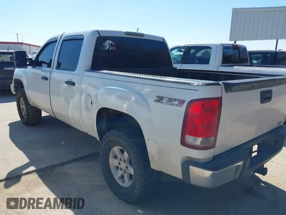 2008 GMC Sierra 1500 SL with VIN 2GTEK13C381320019, listed as a IAAI auction lot 41606093 with 211,189 mi miles and . Bid and sale history available at DreamBid. Image 3.
