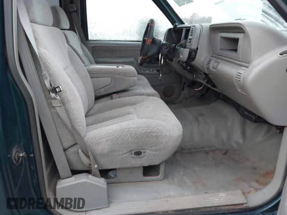1998 Chevrolet Silverado 2500 с VIN 1GCGK24R3WZ196095, выставлен на аукционе IAAI как лот 41001650 с пробегом 298 347 миль миль и . История ставок и продаж доступна на DreamBid. Изображение 5.