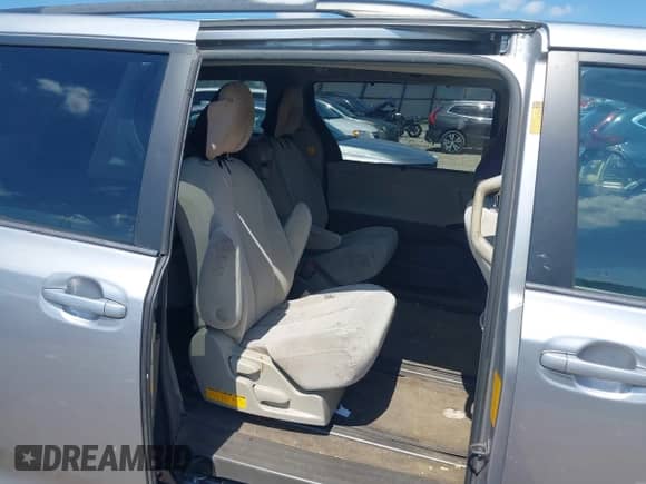 2013 Toyota Sienna LE AAS with VIN 5TDKK3DC3DS290293, listed as a IAAI auction lot 43087663 with 225,114 mi miles and . Bid and sale history available at DreamBid. Image 8.