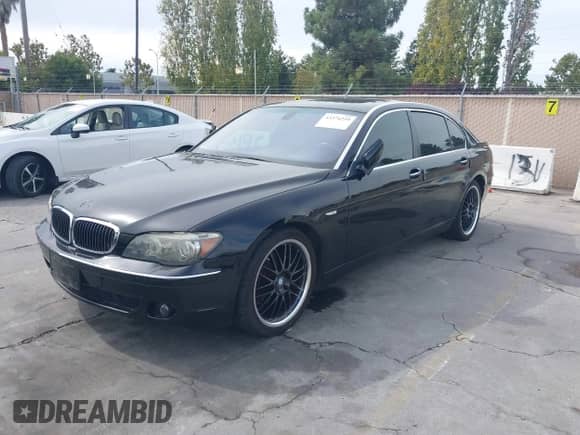 2007 BMW 7 Series 750Li with VIN WBAHN83527DT72028, listed as a IAAI auction lot 43374259 with 94,861 mi miles and . Bid and sale history available at DreamBid. Image 2.