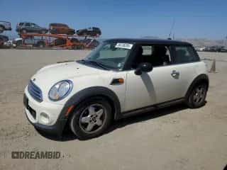 2011 MINI Hardtop with VIN WMWSU3C59BT251488, listed as a Copart auction lot 59236285 with 141,997 mi miles and Clean title. Bid and sale history available at DreamBid. Image 1.