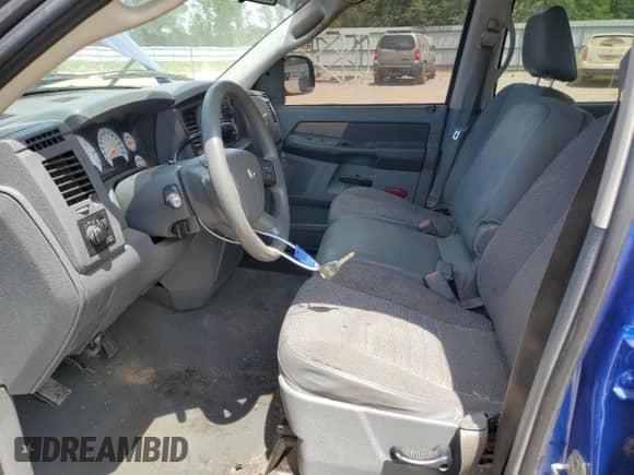 2008 Dodge 1500 ST z VIN 1D7HA18K38J204721, wystawiony jako Copart lot #54996045 z przebiegiem 156 055 mil mil oraz Szkoda całkowita • Salvage title. Historia ofert i sprzedaży dostępna na DreamBid. Obrazek 7.