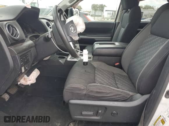 2020 Toyota Tundra SR5 with VIN 5TFDY5F13LX909577, listed as a Copart auction lot 81736645 with 63,294 mi miles and Salvage title. Bid and sale history available at DreamBid. Image 7.