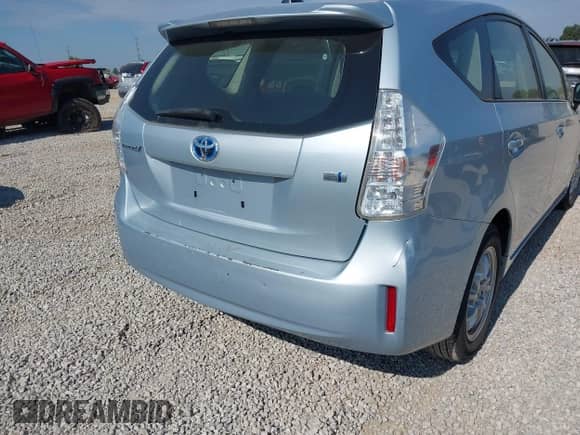 2013 Toyota Prius Two with VIN JTDZN3EU4D3228870, listed as a IAAI auction lot 42865302 with 253,307 mi miles and . Bid and sale history available at DreamBid. Image 6.