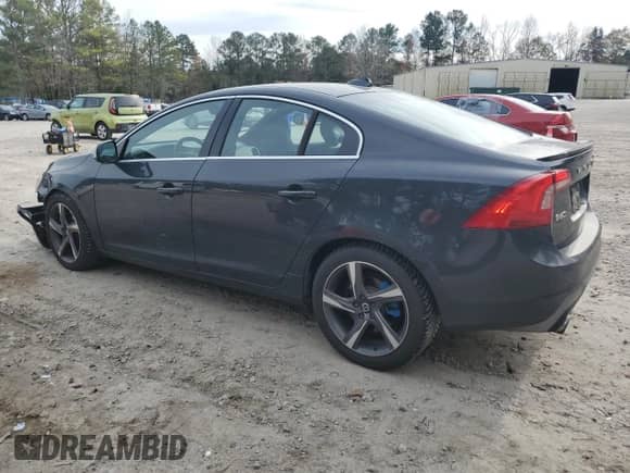 2015 Volvo S60 с VIN YV1902TP6F1362732, выставлен на аукционе Copart как лот 82718494 с пробегом 110 724 миль миль и Списание • Salvage title. История ставок и продаж доступна на DreamBid. Изображение 2.