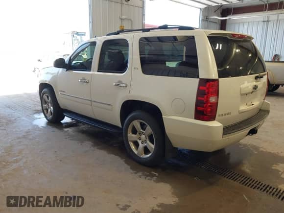 2010 Chevrolet Tahoe LTZ с VIN 1GNUKCE01AR281168, выставлен на аукционе IAAI как лот 42655432 с пробегом 211 843 миль миль и . История ставок и продаж доступна на DreamBid. Изображение 3.